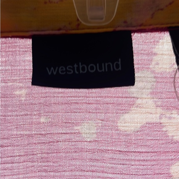 New women’s blouse with tags sheer light material - Picture 4 of 4